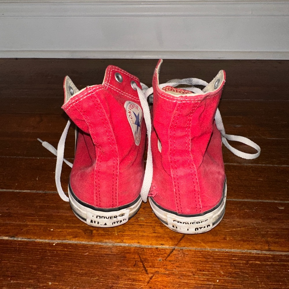 Converse Chuck Taylor’s Red High-Top Sneakers Size 9.5 - Picture 4 of 8